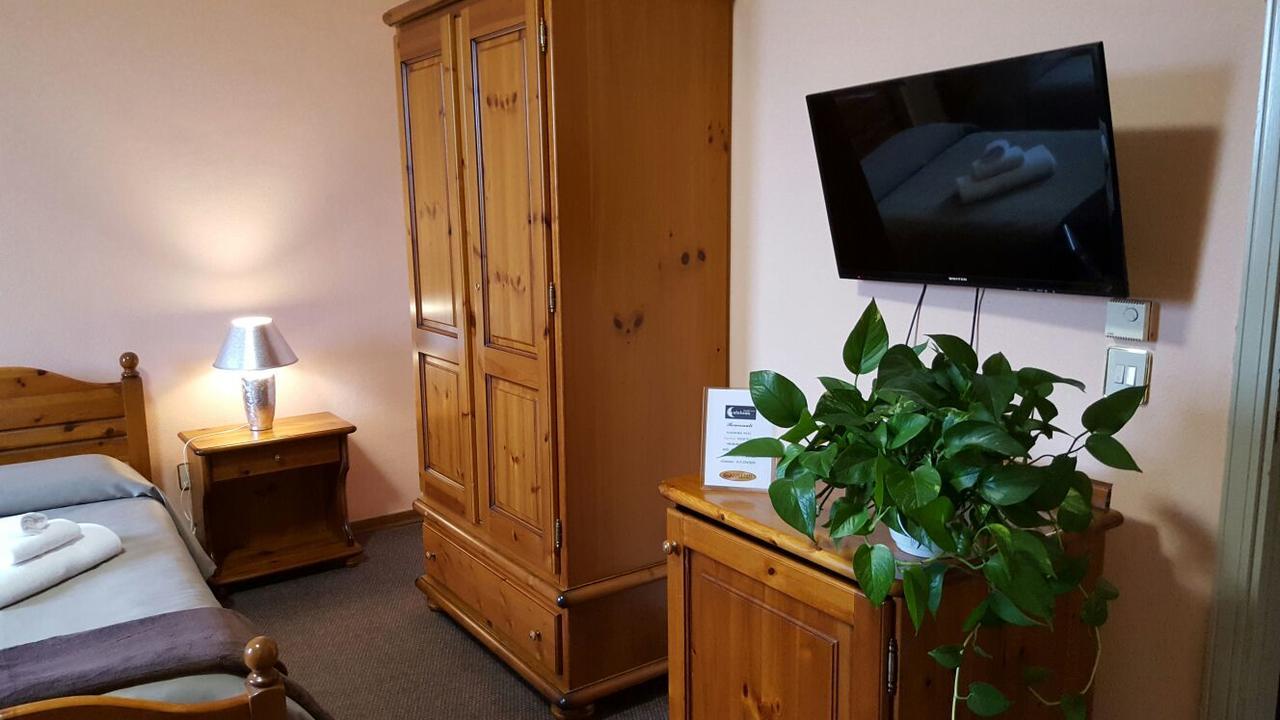 Triple Room,551434398:JPEG